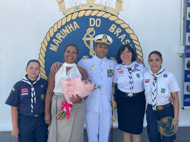 Escoteiros do Mar do 5º AL participam da troca de comando em Alagoas