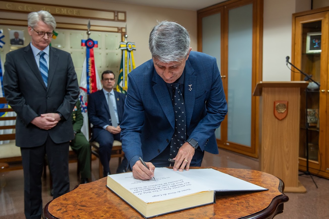 Tenente-Brigadeiro Heraldo Luiz Rodrigues assume a Secretaria de Produtos de Defesa