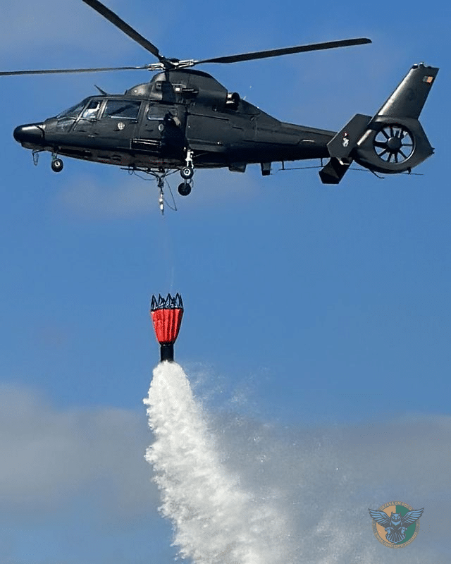 Exército Brasileiro treina operações com helibalde para combater incêndios