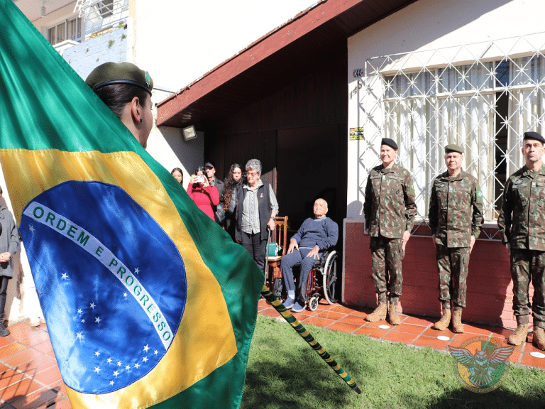 Exército Brasileiro celebra 101 anos de veterano da FEB