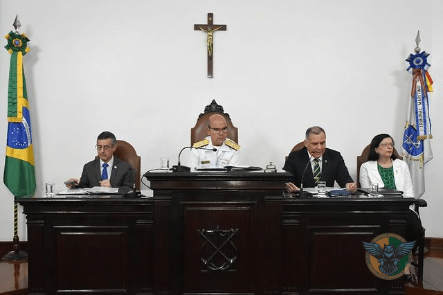 Almirante Olsen preside comemoração dos 90 anos do Tribunal Marítimo