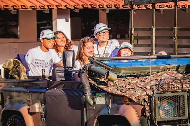 Experiência imersiva no 38º BI destaca capacidades militares