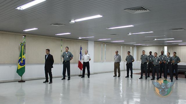 Escola de Guerra Naval celebra Dia Nacional da França com cerimônia especial
