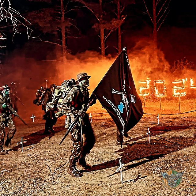 Exército inicia formação de novos Cabos com cerimonial e marcha