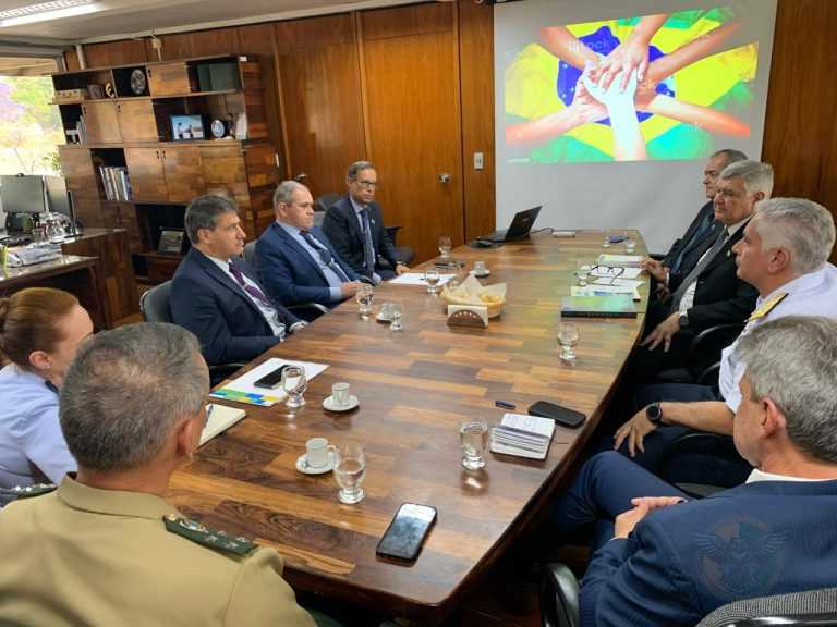 ADESG se reune com autoridades da Escola Superior de Defesa e define novos rumos