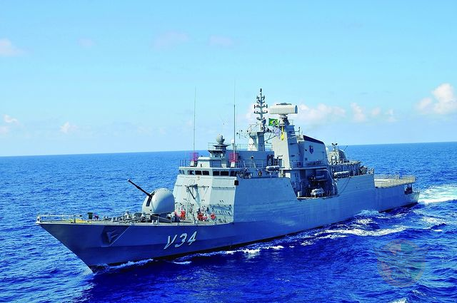 Corveta “Barroso” (V34): legado de heroísmo com resgate de refugiados no Mediterrâneo