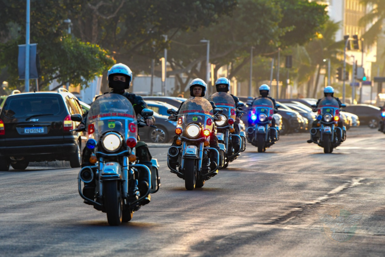 Polícia do Exército escolta autoridades durante reuniões do G20 no Rio