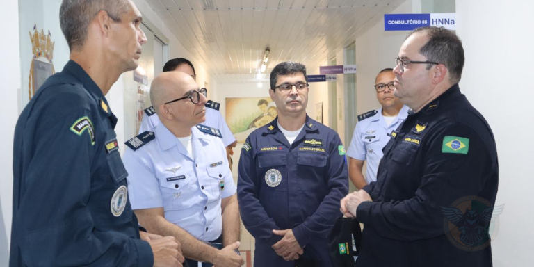 Hospital Naval de Natal fortalece parceria com a Força Aérea em visita do NUHANT