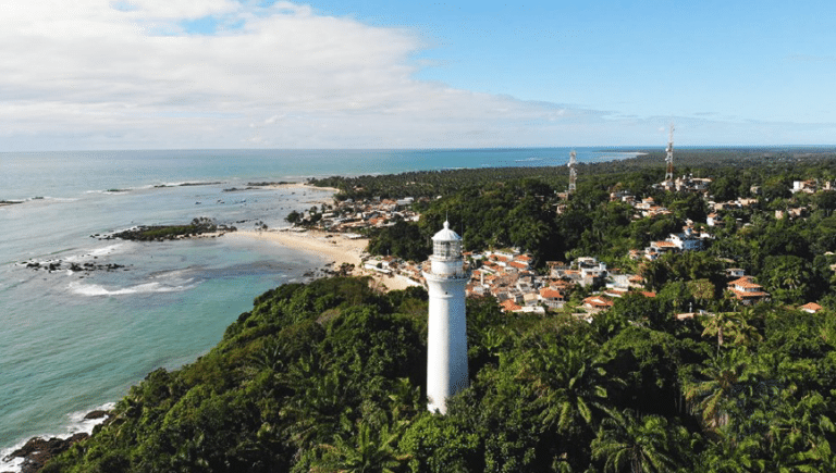 Marinha realiza manutenção no Farol “Morro de São Paulo” na Ilha de Tinharé