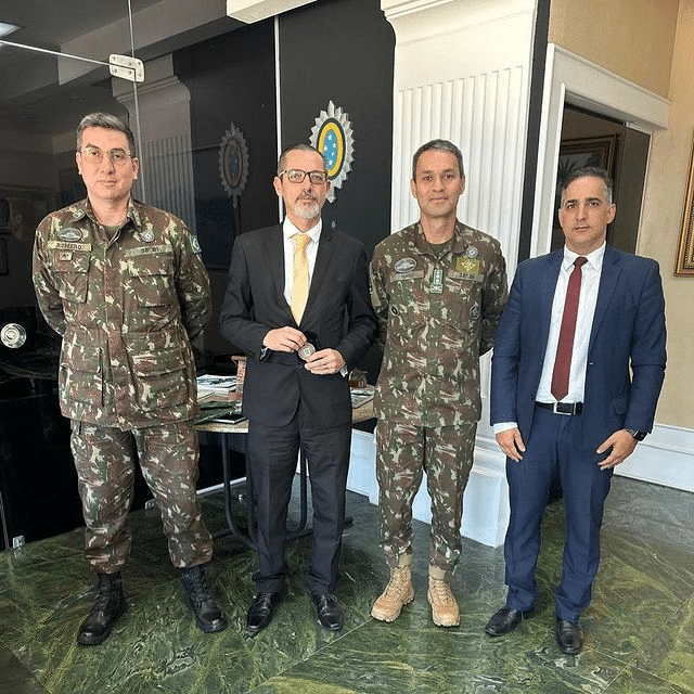 38º Batalhão de Infantaria recebe visita de autoridades da Polícia Federal