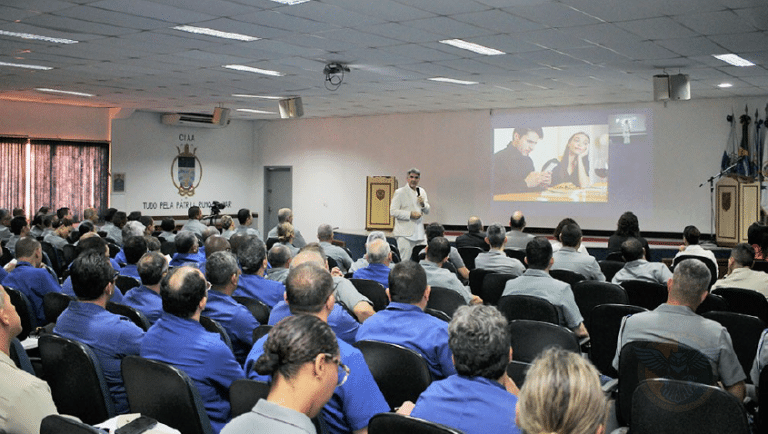 Dependência do celular é tema da I Jornada de Palestras no CIAA