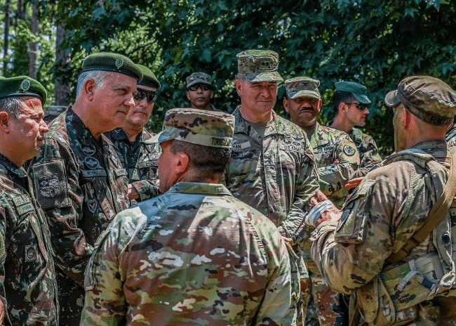 Exercício CORE 24: General Novaes visita tropas brasileiras e americanas