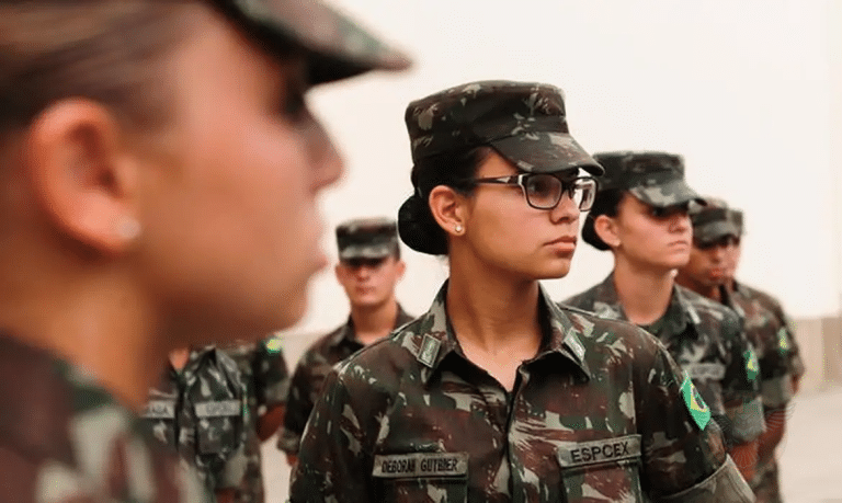 Alistamento militar feminino inicia em 2025 com 1.500 vagas voluntárias