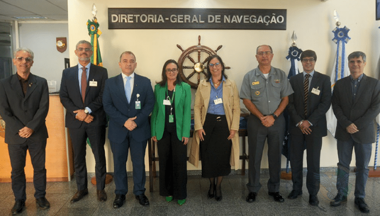 Marinha e Petrobras alinham ações para otimizar transporte de combustíveis no país
