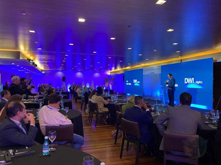 DWI apresenta painel sobre IA e Segurança Pública com transmissão ao vivo
