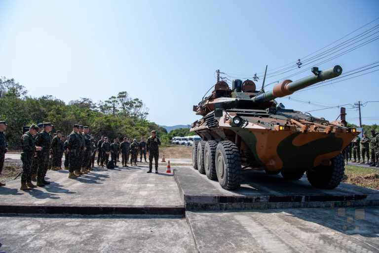 Homenagem a herói da 2ª Guerra marca testes de viaturas no CAEx