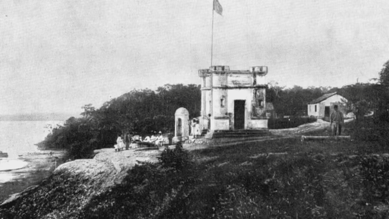 Forte São Francisco Xavier de Tabatinga ressurge com a seca no Alto Solimões