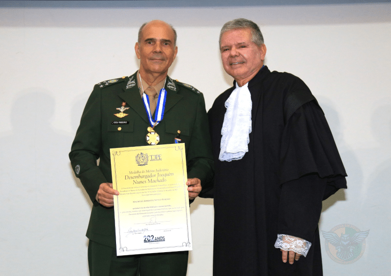 Comandante Militar do Nordeste é homenageado no aniversário de 202 anos do TJ-PE