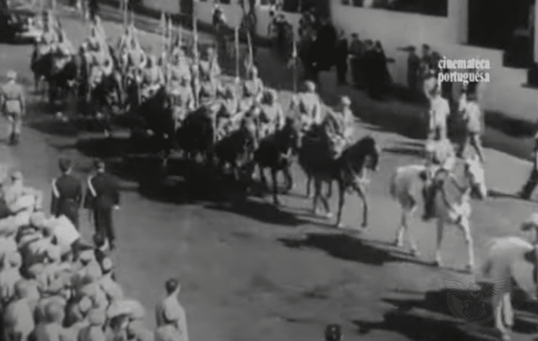 Tropas da FEB desfilam em Lisboa e recebem honrarias do governo português em 1945