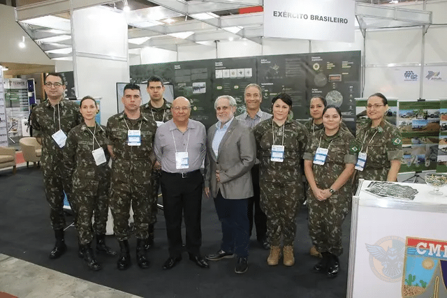 Exército Brasileiro apresenta projeto da Escola de Sargentos em realidade virtual na FICONS 2024
