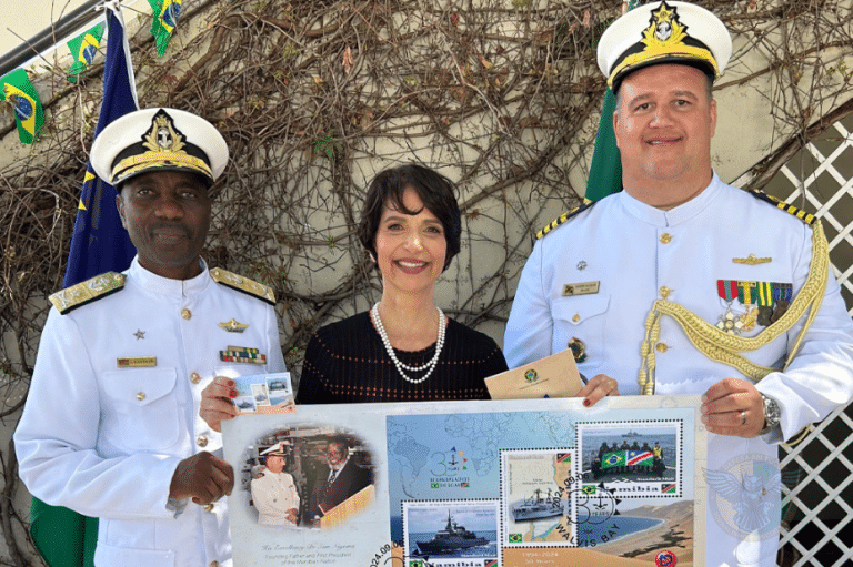 Selos comemorativos marcam 30 anos do Acordo Naval Brasil-Namíbia