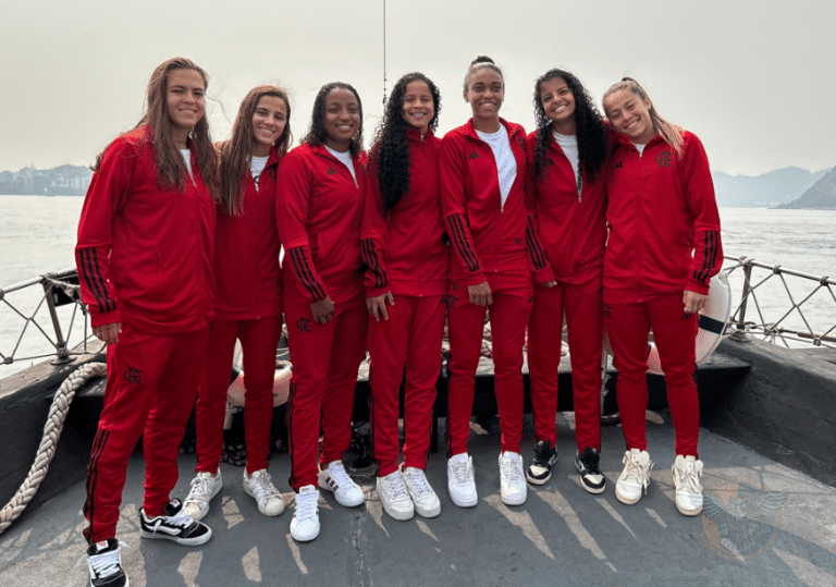 Atletas do Flamengo Sub-20 e PROLIM visitam o Espaço Cultural da Marinha