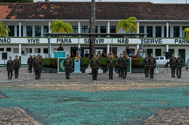 59º BI Mtz celebra promoção de oficiais e formatura de sargentos