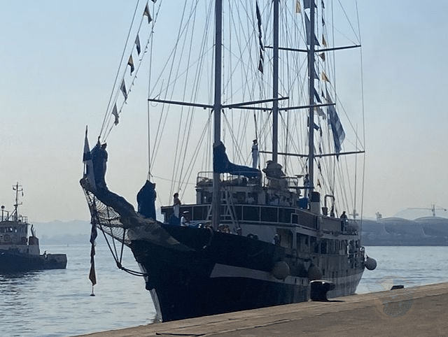 Navio-escola Capitán Miranda atraca no Rio de Janeiro em visita diplomática