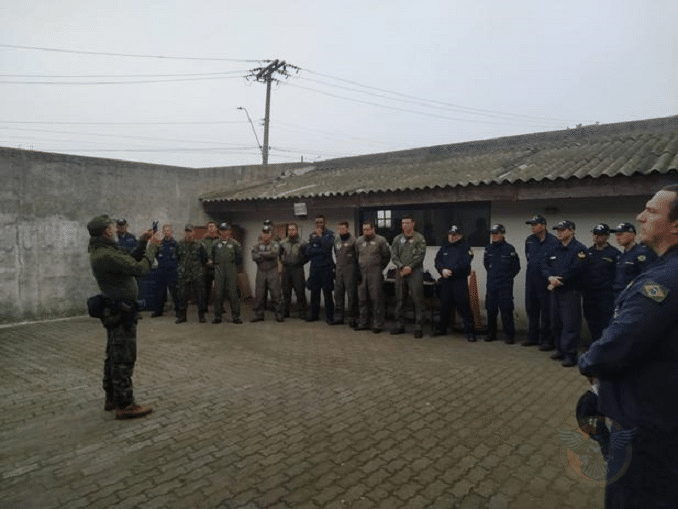 EsqdHU-51 realiza adestramento de tiro com foco em segurança
