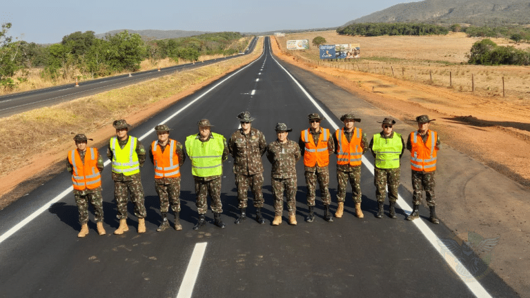 Exército conclui trecho de duplicação da rodovia GO-213