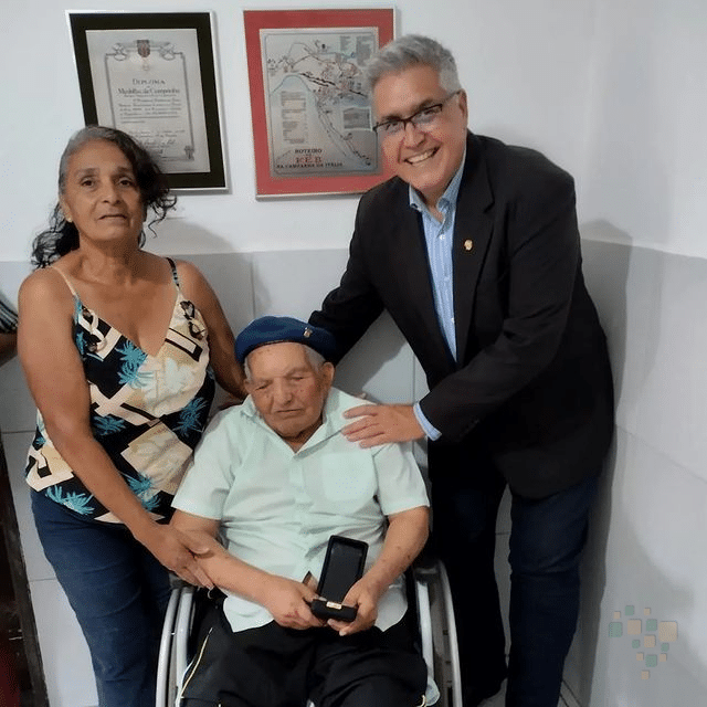 Com 104 anos, ex-combatente da FEB é homenageado com Medalha Tributo em Pernambuco