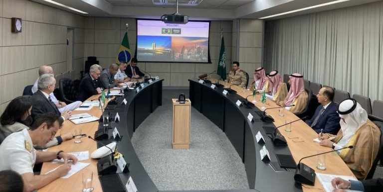 Acordo de Cooperação em Defesa avança com visita de autoridades sauditas ao Brasil