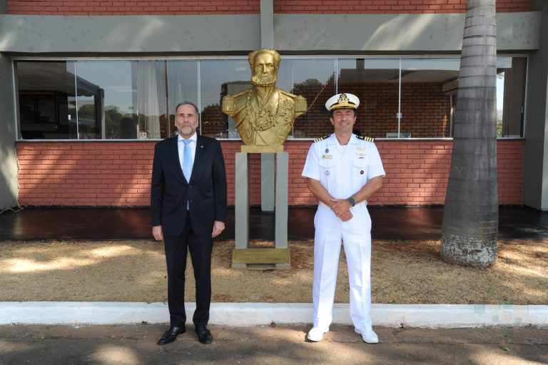 Grupamento de Fuzileiros Navais de Brasília recebe visita do Secretário Nacional de Segurança Pública