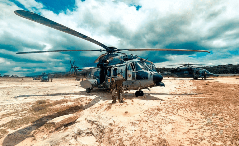 Aviação Naval intensifica combate ao garimpo ilegal e incêndios na Amazônia