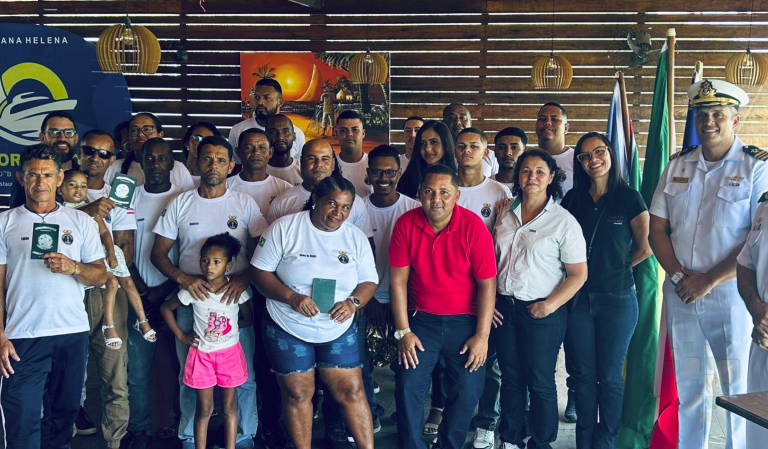 Pescadores em Alcobaça (BA) recebem formação profissional da Marinha do Brasil