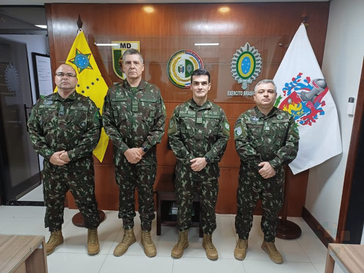 Exército do Brasil e Paraguai firmam acordos em Conferência Bilateral