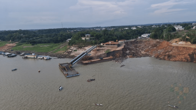 Marinha envia navio hospitalar para resgatar vítimas de desmoronamento em Manacapuru