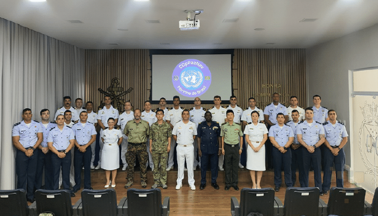 COpPazNav capacita militares de diversas nações em operações de paz