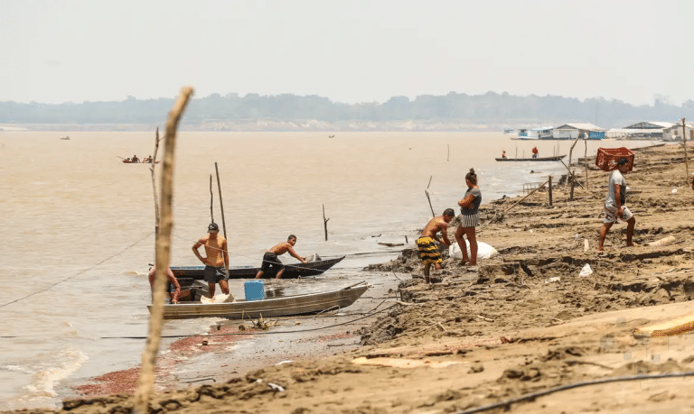 Pescadores da Região Norte recebem auxílio financeiro do governo federal