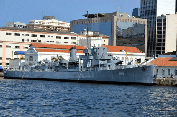 Conheça o Navio-Museu Bauru, que completa 80 anos de legado e participa da história da Marinha