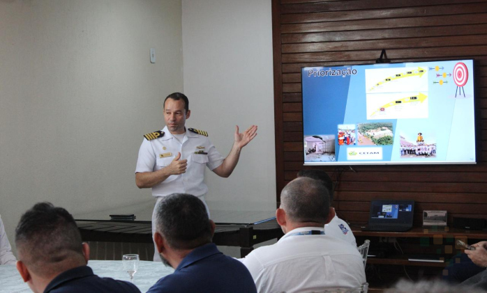 Capitania da Amazônia Ocidental discute ensino marítimo com empresas de navegação
