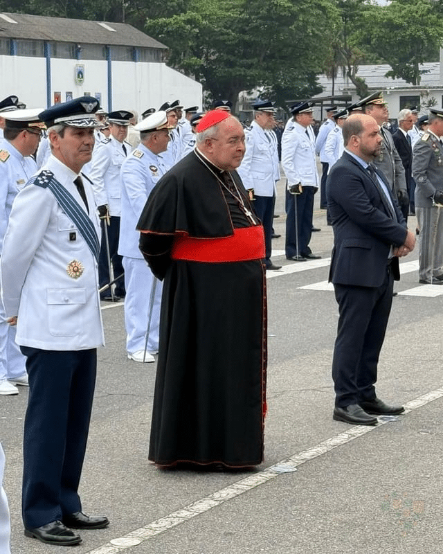 Cardeal Orani Tempesta recebe Ordem do Mérito Aeronáutico