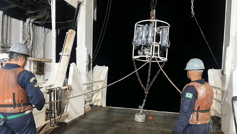 Navio “Antares” explora variabilidade oceânica no Banco Royal-Charlotte