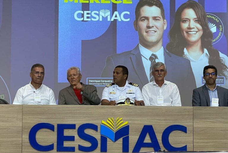 Marinha do Brasil participa da abertura da V Feira Científica e Feira de Profissões de Alagoas do CESMAC