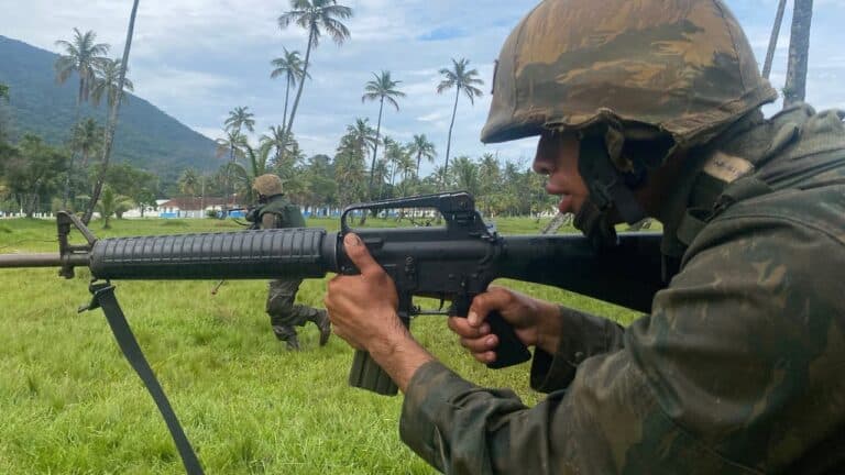 Treinamento x Demonstração: abordagem militar e prática real