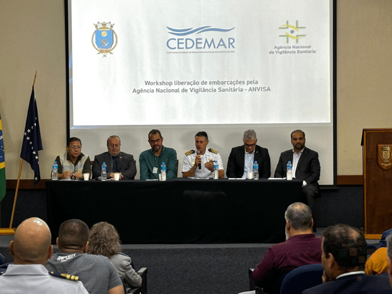Marinha reúne comunidade marítima e ANVISA para debater Economia do Mar