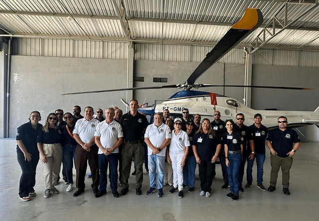 Estagiários da ADESG-AL visitam o Departamento Estadual de Aviação