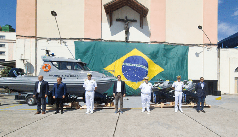 Capitania dos Portos do Rio recebe reforço naval com embarcações e motores