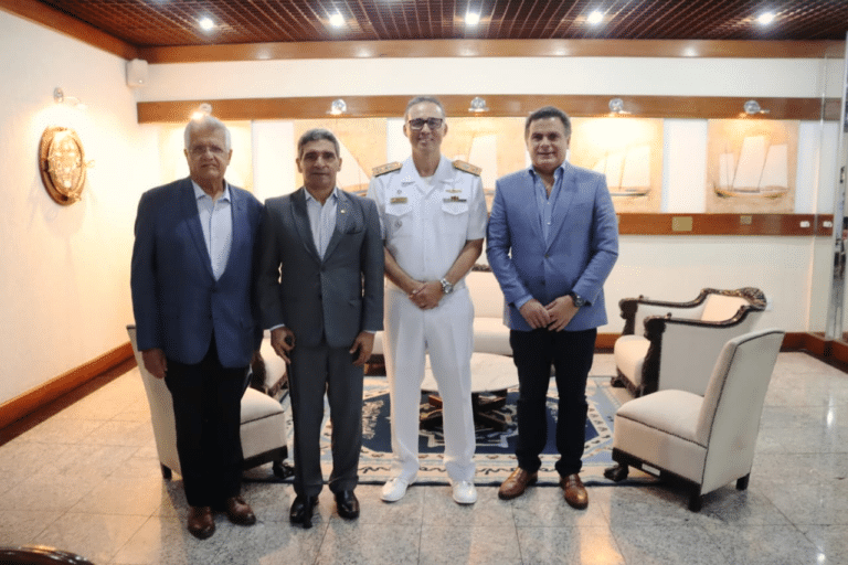 Comando Naval da Bahia recebe apoio de parlamentares para projetos