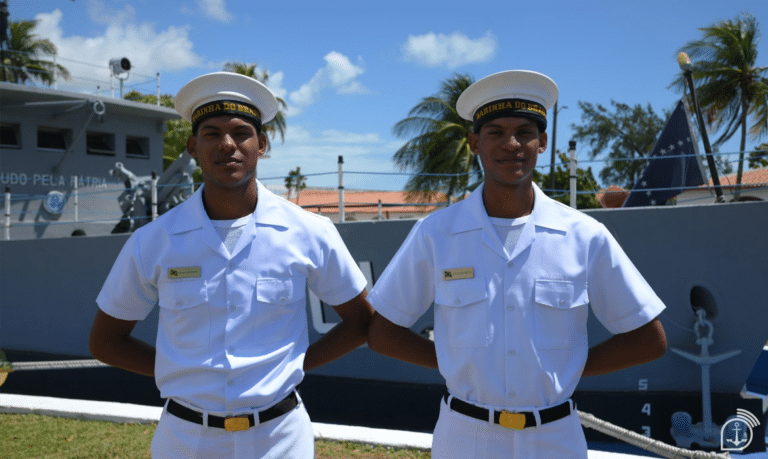Gêmeos Assumpção realizam sonho e seguem carreira na Marinha do Brasil